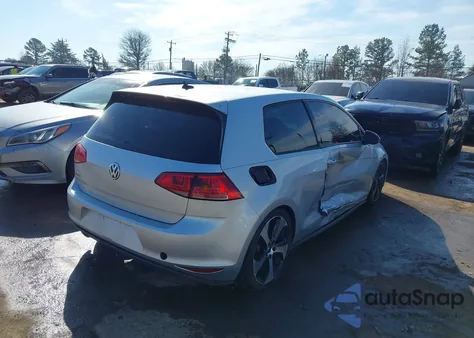 2015 Volkswagen Golf Gti 2.0T S 2-Door z USA, uszkodzony, nr VIN 3VWTT7AU2FM072349